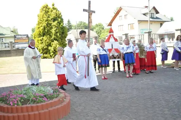 Dożynki Gminne w Wybrzeżu: dziękczynienie za plony i wspólna zabawa