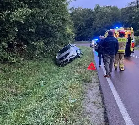 Korytniki: czołowe zderzenie na drodze. Kierująca Fordem straciła panowanie nad autem