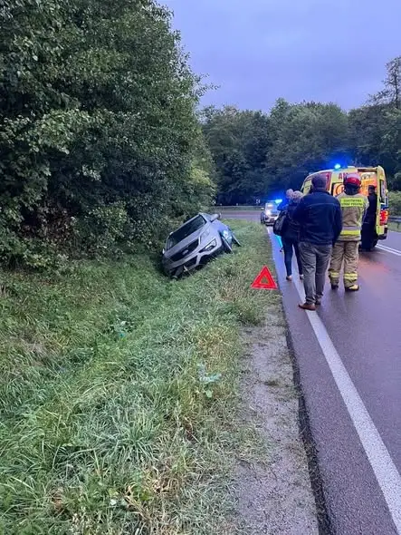 Korytniki: czołowe zderzenie na drodze. Kierująca Fordem straciła panowanie nad autem