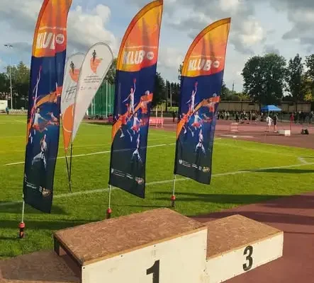 Lekkoatletyczne zmagania na stadionie Juvenii – sukcesy zawodników UKS Tempo5 Przemyśl