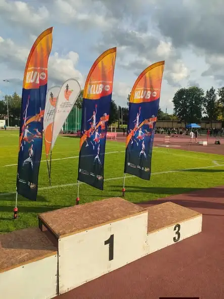 Lekkoatletyczne zmagania na stadionie Juvenii – sukcesy zawodników UKS Tempo5 Przemyśl