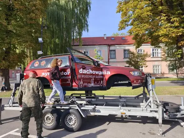 Uczniowie z Fredropola na Dniu Otwartych Koszar w Przemyślu