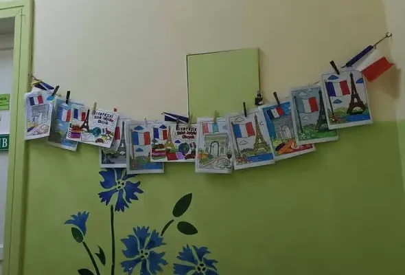 Europejski Dzień Języków w szkole – klasa 2a odkrywała Francję