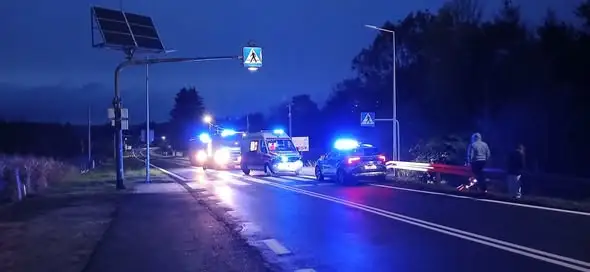 Dachowanie w Śliwnicy. Ranni trafili pod opiekę medyków