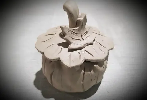 Heca z pieca z Anią Hano – ceramiczna tradycja szkolna