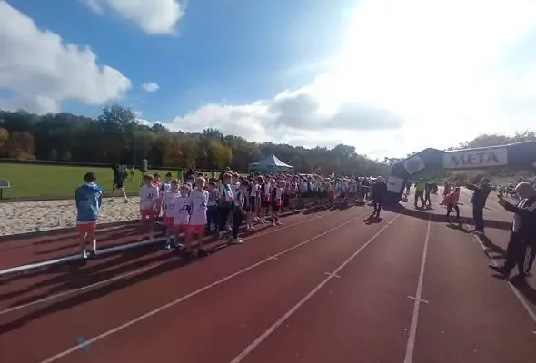 SP 1 Żurawica na finale wojewódzkim w sztafetowych biegach przełajowych