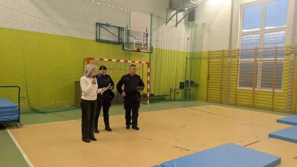 Fredropol: rodzice i policja o bezpieczeństwie dzieci w szkole