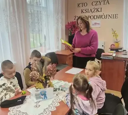 Jesienne warsztaty w bibliotece w Kalnikowie – kasztanowe inspiracje